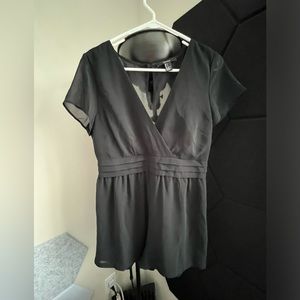 ✨2/$10 | Forever 21 Short Sleeve Romper